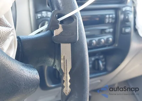 1996 Ford Explorer z USA, uszkodzony, nr VIN 1FMDU34X8TUD85153